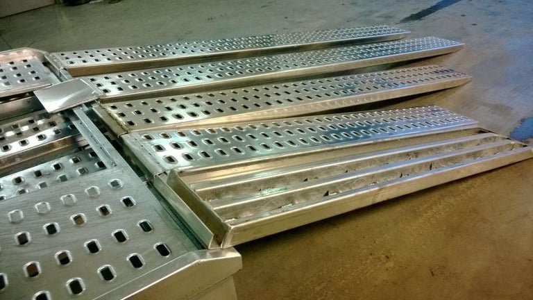 BRAND NEW ALUMINIUM PUNCHED DECKING RAMPS FOR RECOVERY TRUCKS 250CM (2.5M)
