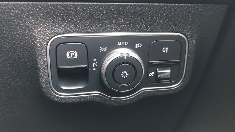 2021 Mercedes-Benz GLB GLB 200 AMG LINE AUTO Estate Petrol Automatic