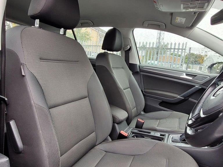  Volkswagen Golf 35.8kWh e-Golf Auto 5dr Electric Automatic