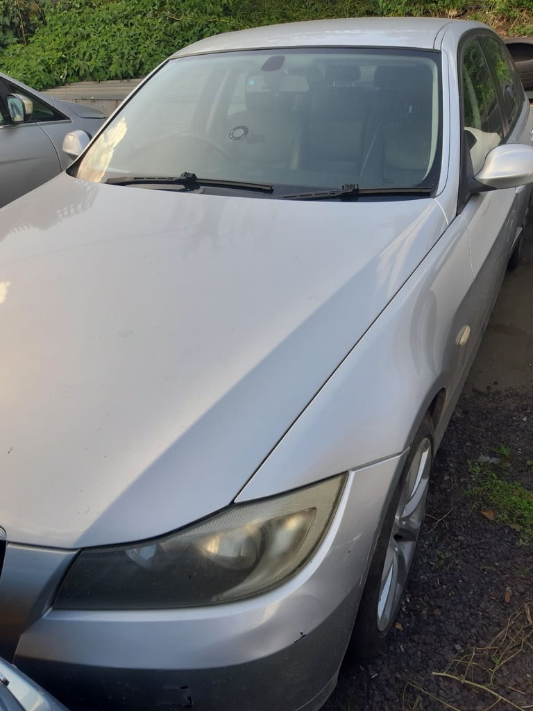 Bmw 2009 e90 318i  petrol for breaking 