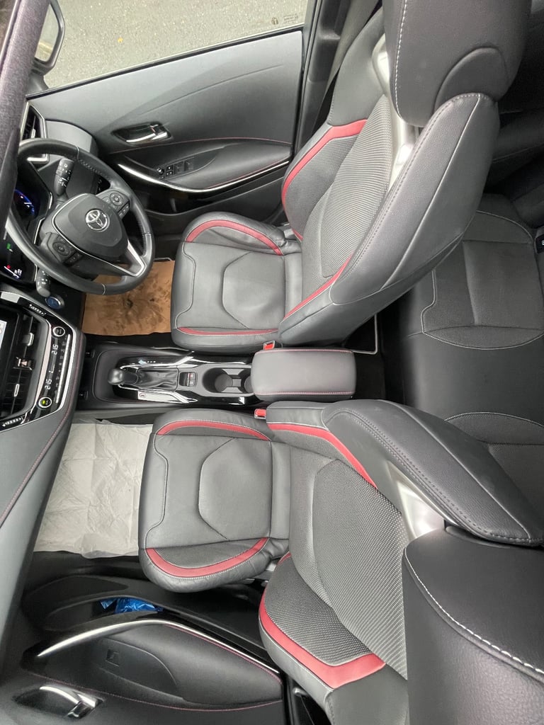 TOYOTA COROLLA PETROL HATCHBACK 1.8 VVT-i Hybrid Excel 5dr CVT [Panoramic Roof]