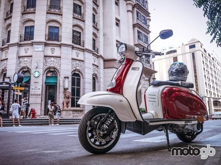 Royal Alloy TG 125cc S a Modern Classic Retro Automatic Moped Scooter For Sal...