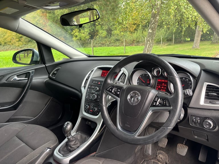 2015 Vauxhall Astra 2.0 CDTi 16V ecoFLEX SRi 5dr HATCHBACK Diesel Manual