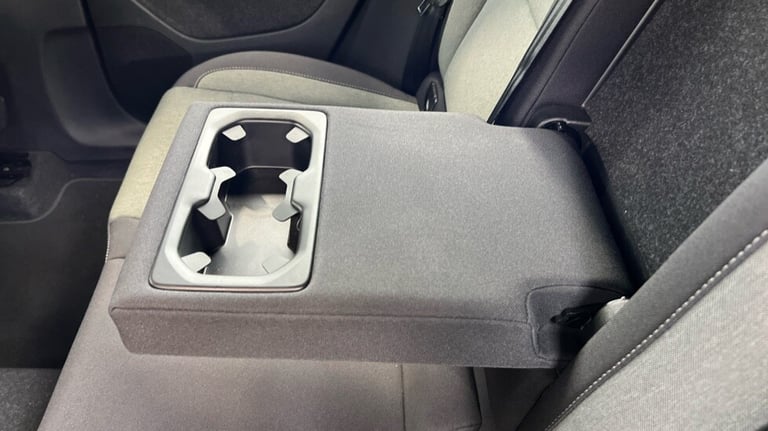 2022 Volvo XC40 Core, B3 mild hybrid, Petrol (Apple CarPlay, Power Tailgate, Google Nav) Estate P...