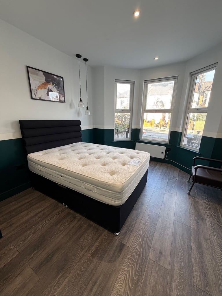 6 Bed, 3.5 Bath, 2 kitchen flat in N15