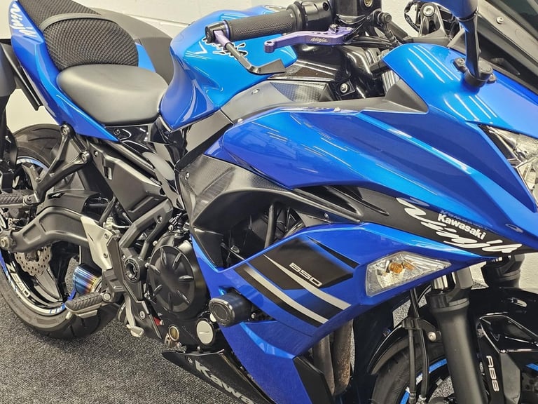 KAWASAKI NINJA 650 ** BLACK WIDOW - CRASH PROTECTORS - JUNE 26 MOT **