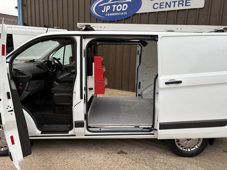 2015 Ford Transit Custom 2.2 TDCi 100ps Low Roof Van ECOnetic PANEL VAN Diesel Manual