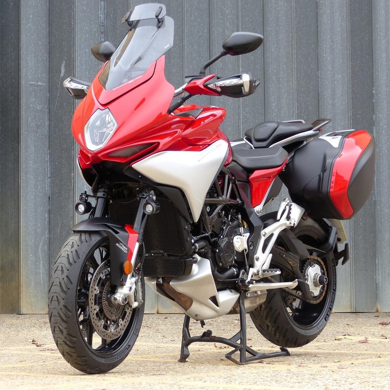 2018 MV AGUSTA TURISMO VELOCE 800 LUSSO – STUNNING, FSH, EXCELLENT CONDITION