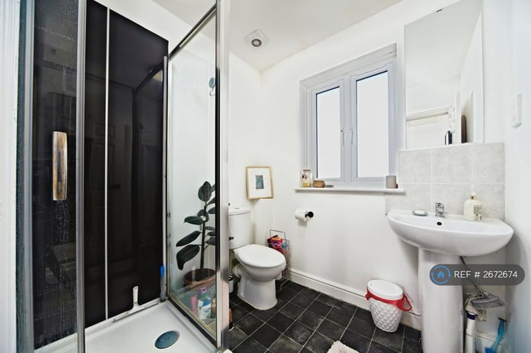 3 bedroom house in Milner Road, Morden, SM4 (3 bed) (#2672674)