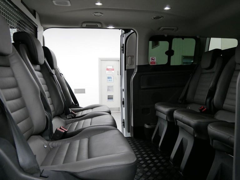 72 TOURNEO CUSTOM 320 2.0 EBL 130 BHP LONG TITANIUM AUTOMATIC 9 SEAT ( NO VAT )