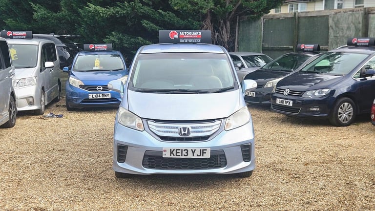 2013 Honda freed hybrid