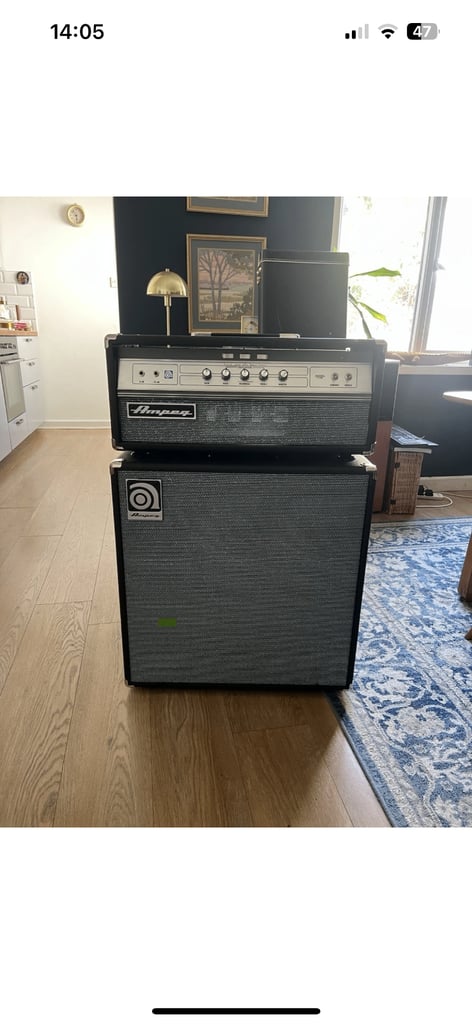 Ampeg V4B Bass Amp And SVT-212AV Cab Bundle