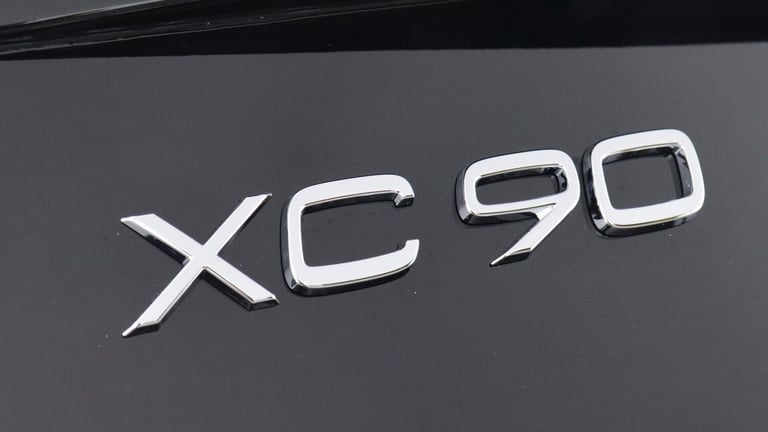 2025 Volvo XC90 T8 PHEV AWD Ultra, Dark, 7 Seats (Sunroof, Pilot Assist, Bowers &amp; Wilkins) ES...