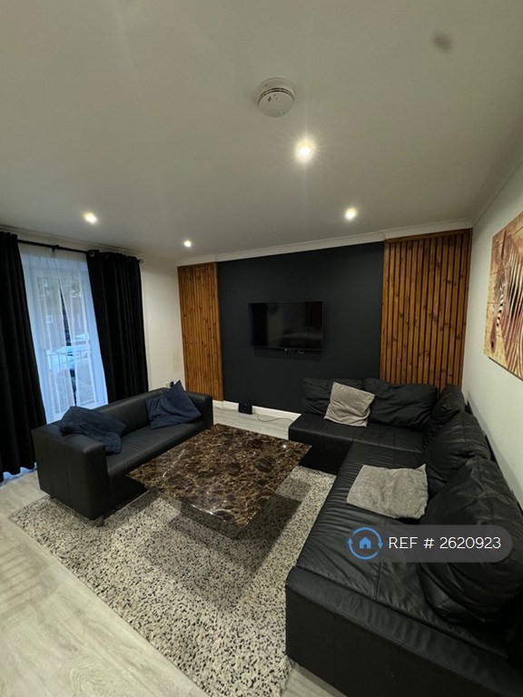 2 bedroom flat in Thornwood Avenue, Glasgow, G11 (2 bed) (#2620923)