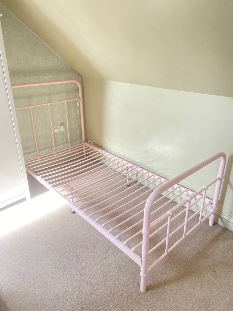 Single metal bed frame with mattress