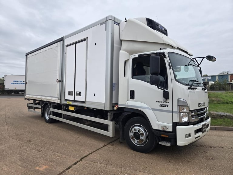 ISUZU FORWARD F135 240 13.5 TON FRIDGE / CURTAINSIDER, EURO 6, CARRIER SUPRA 550