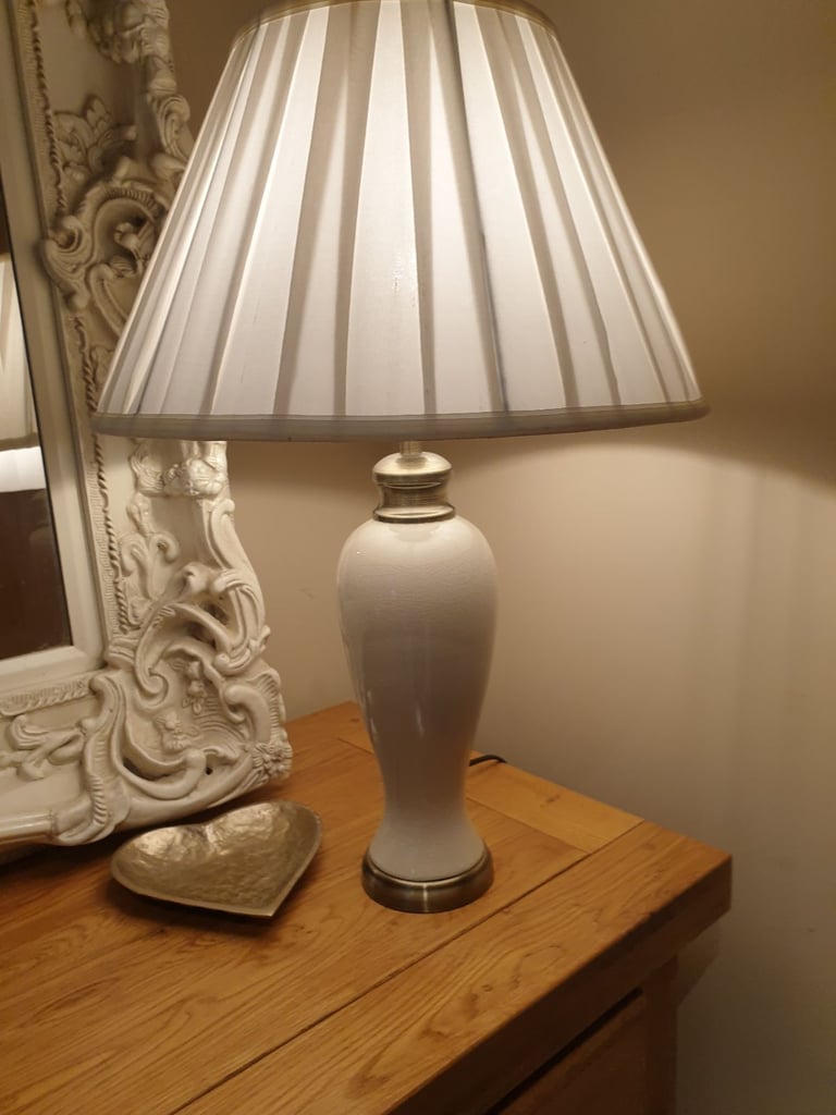 image for Cream crackle glazed lamp