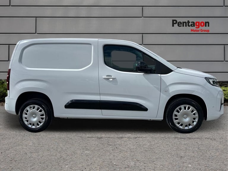  Vauxhall Combo 1.5 Turbo D 2300 Pro Panel Van 5dr Diesel Manual Swb Euro 6 s/s