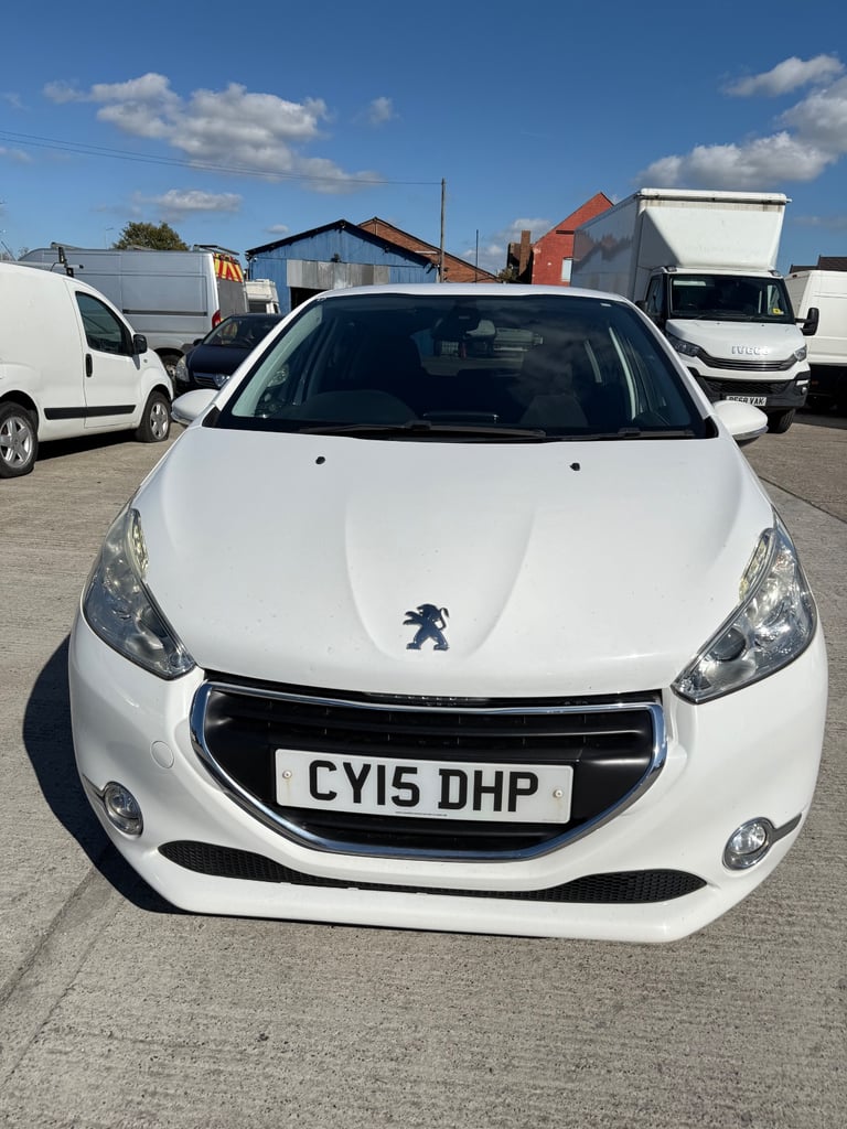 Peugeot, 208, Hatchback, 2015, Manual, 1560 (cc), 5 doors