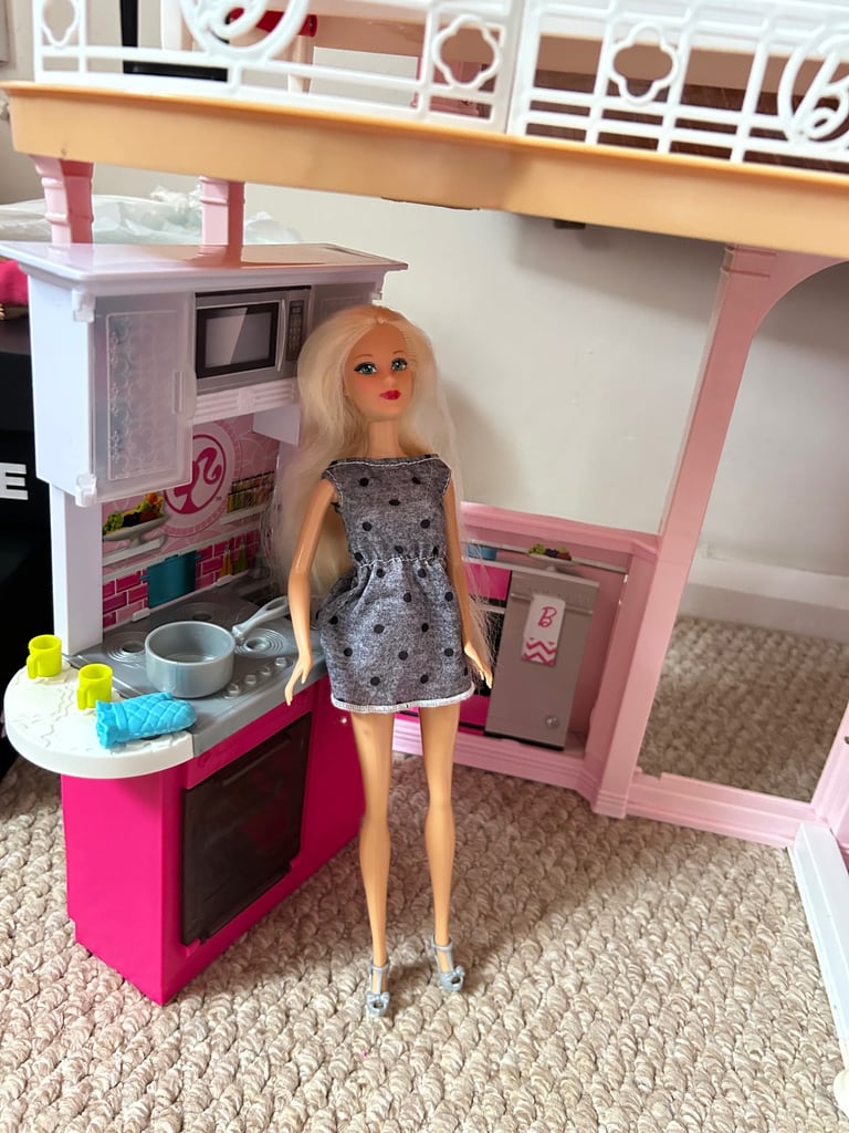 Barbie-house Stuff for Sale Gumtree