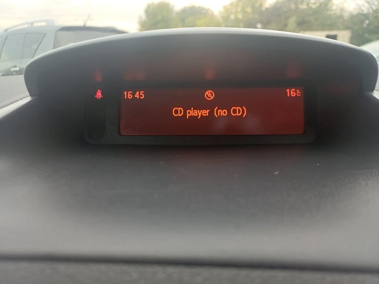 2011 Renault Clio 1.2 16V I-Music 3dr HATCHBACK PETROL Manual