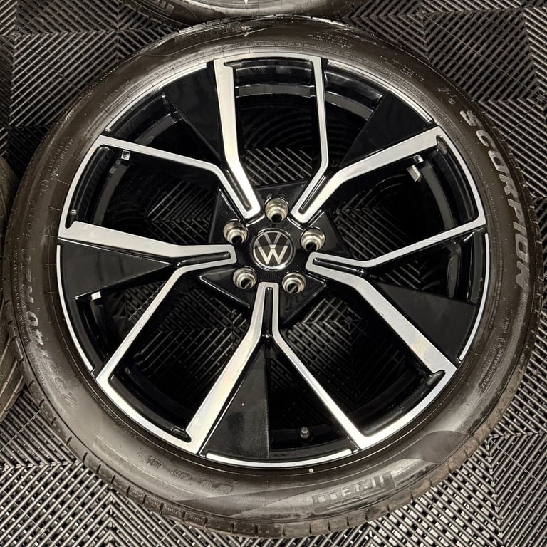 20" GENUINE VW TIGUAN R LINE LEEDS BLACK DC ALLOY WHEELS TYRES ALLOYS