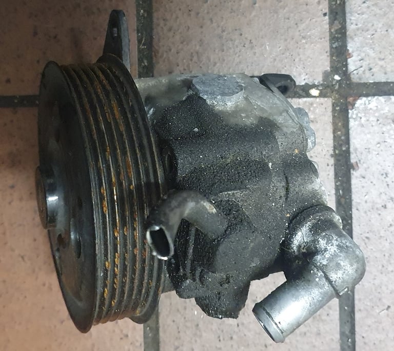 Land Rover Discovery 4 3.0 Power Steering Pump 2014