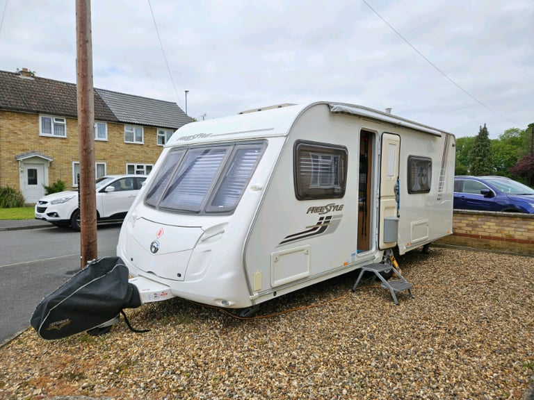 Swift Charisma 550 Freestyle with motor mover