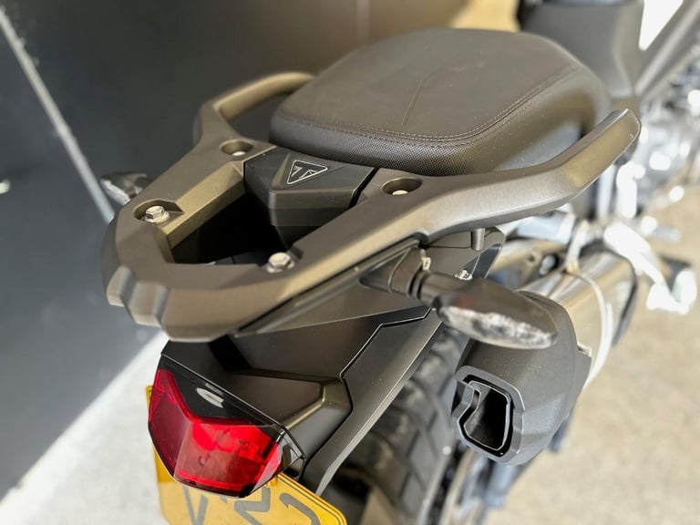 STUNNING ONE OWNER 2023/23 TRIUMPH TIGER 1200 RALLY PRO MOTORCYCLE 