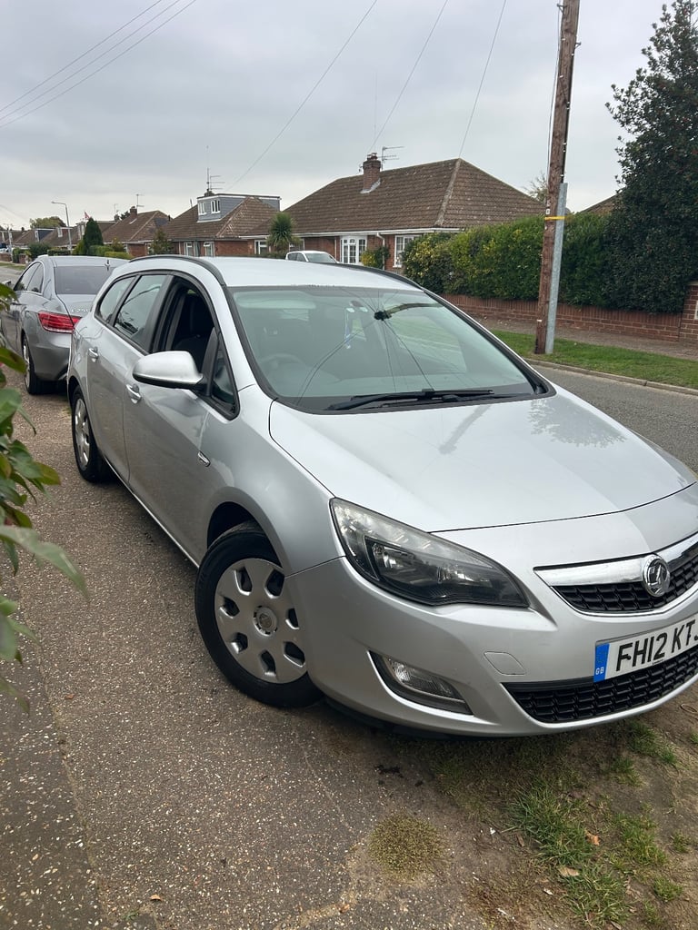 image for Vauxhall, ASTRA, Estate, 2012, Manual, 1686 (cc), 5 doors