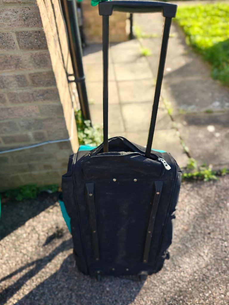 Bag Makita on tools storage garage