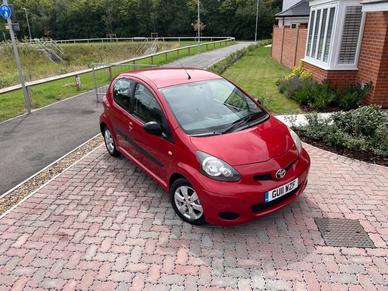 Toyota, AYGO, Hatchback, 2011, Manual, 998 (cc), 5 doors