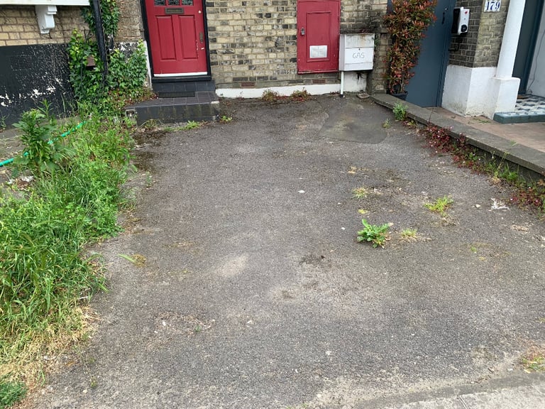 Parking Bay in Highgate Haringey available to rent North London N6