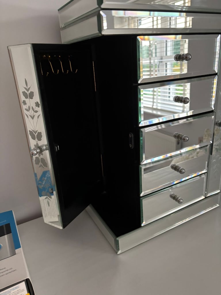Mirrored Jewellery Cabinet 