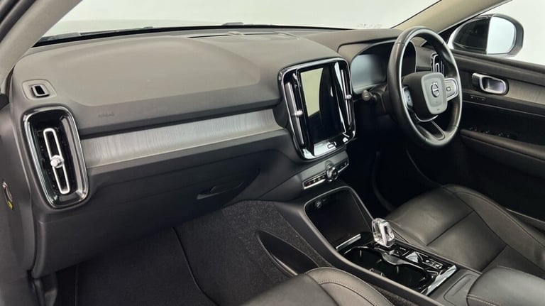2021 Volvo XC40 Inscription, B4 mild hybrid (Rear Camera,  Black Leather Interior) Estate Petrol ...