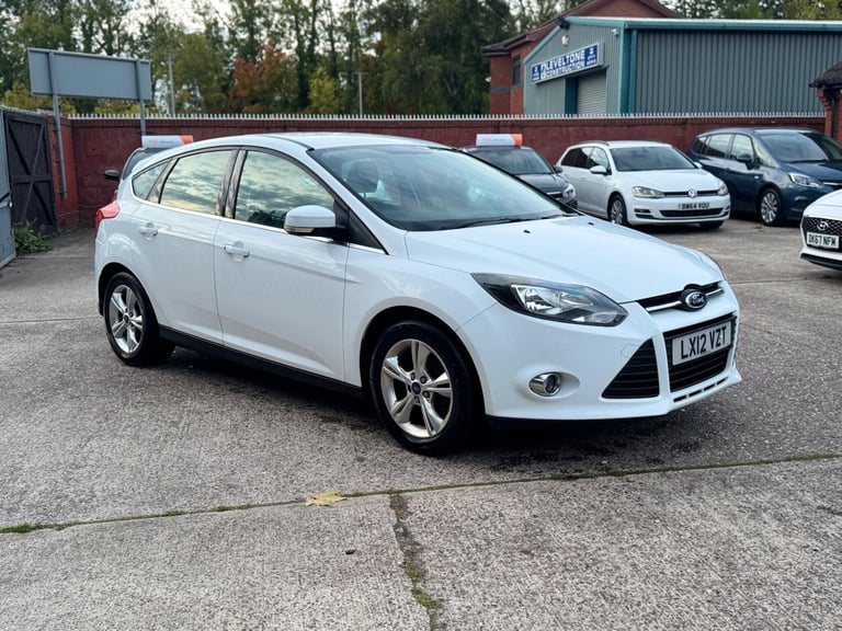 2012 Ford Focus 1.6 Zetec Euro 5 5dr HATCHBACK Petrol Manual