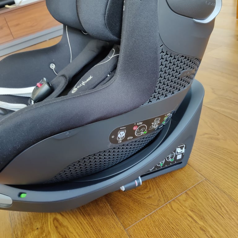 Cybex Sirona Gi i-Size 360 car seat like new