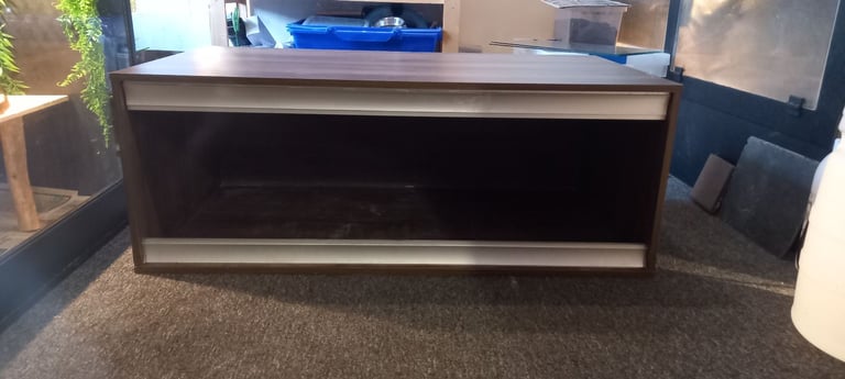Reptile vivarium 