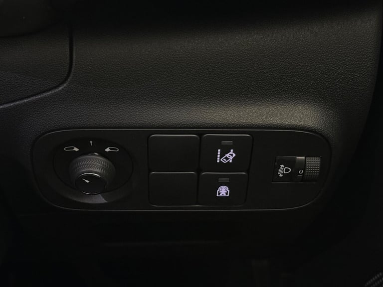 2018 Citroen C3 1.2 PureTech Flair Nav Edition Euro 6 5dr HATCHBACK Petrol Manual