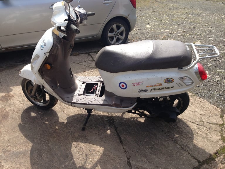 JOB LOT OF 4 PROJECTS DIRT BIKES AND SCOOTERS CALL 6AM-3PM