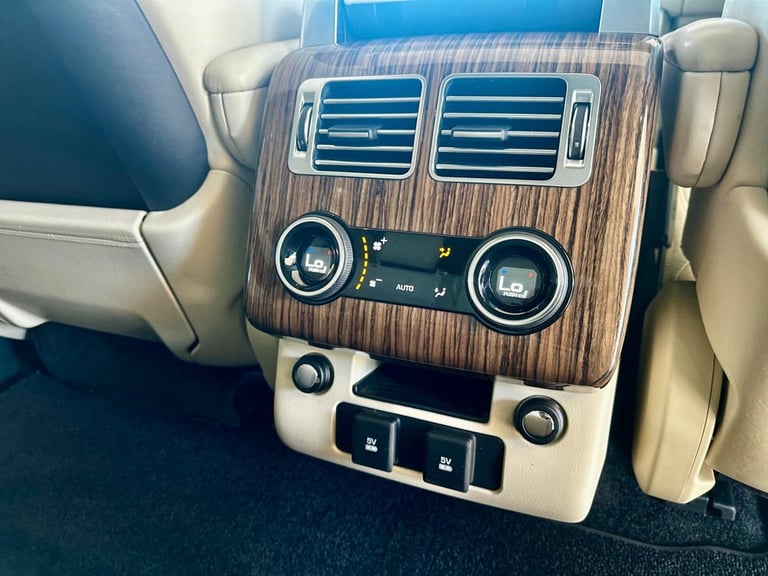  Land Rover Range Rover 4.4 SD V8 Vogue SE Auto 4WD Euro 6 (s/s) 5dr  Diesel Automatic