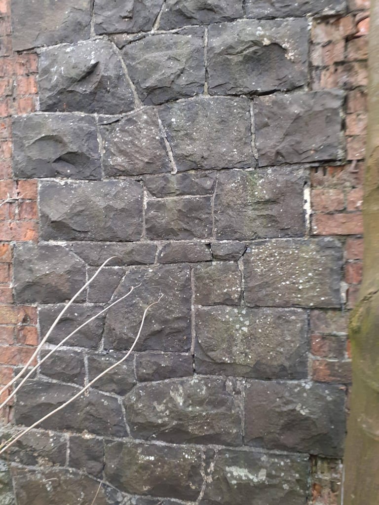 Craigavon chimney pots bangor slate stone wall Cast iron antique recla