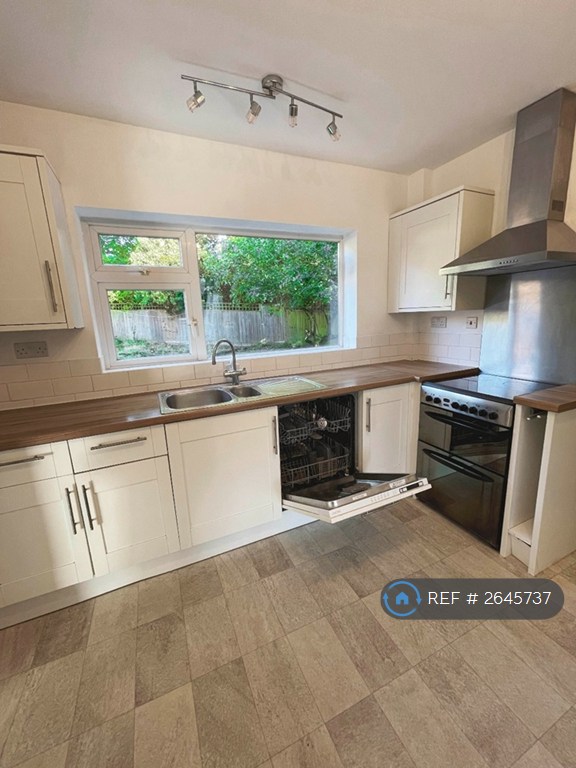 4 bedroom house in The Ridgeway, Marlow, SL7 (4 bed) (#2645737)