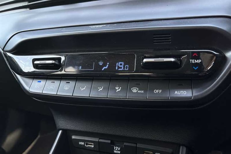 2022 Hyundai i20 1.0 T-GDi MHEV Premium Hatchback 5dr Petrol Hybrid DCT Euro 6 (s/s) (100 ps Hatc...