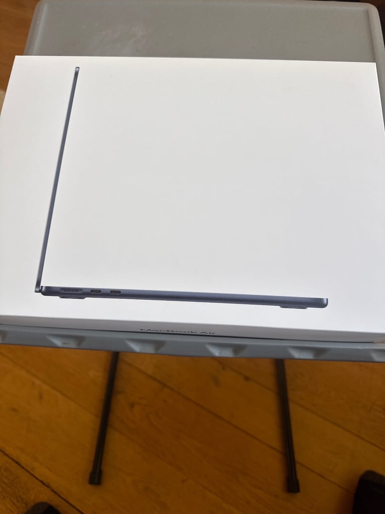 image for APPLE MACBOOK 13” M2 Chip 256SSD
