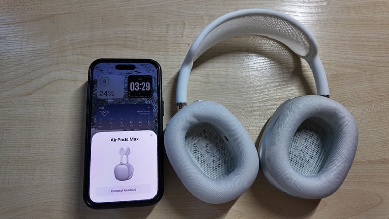 Apple AirPods Max 🍏 In silver 🩶Still Sealed From Apple 🛍️