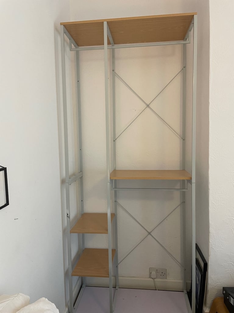 Open wardrobe storage unit 