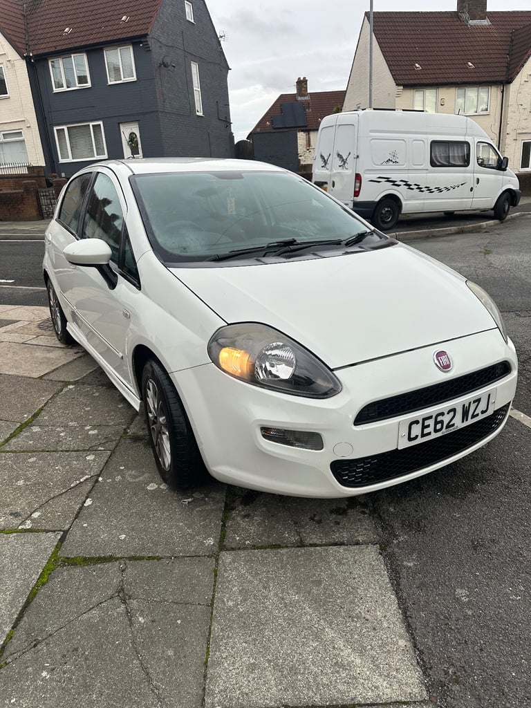 Cheap Fiat, PUNTO, Hatchback, 2012, Manual, 1368 (cc),5 doors for sale in Liverpool, Merseyside