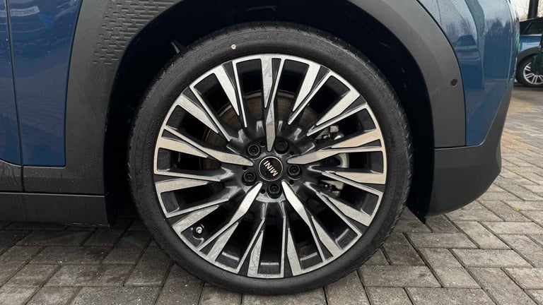  MINI Aceman 160kW SE Exclusive 54kWh 5dr Auto Hatchback Electric Automatic