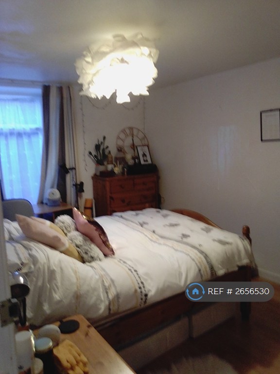 3 bedroom flat in Roseangle, Dundee, DD1 (3 bed) (#2656530)